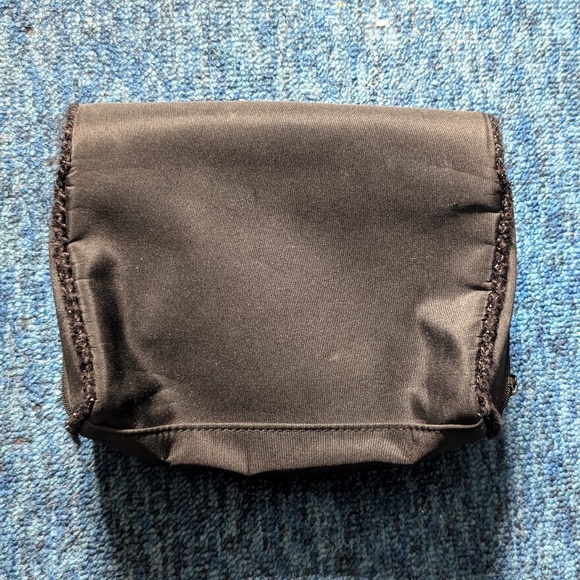 BLACK CHANEL PARFUMS MAKEUP COSMETIC TOILETRY BAG - Picture 3 of 7